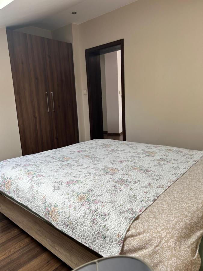 Apartament Bobrzanska - 4 Bedrooms Sypialnie Świdnica Exterior foto