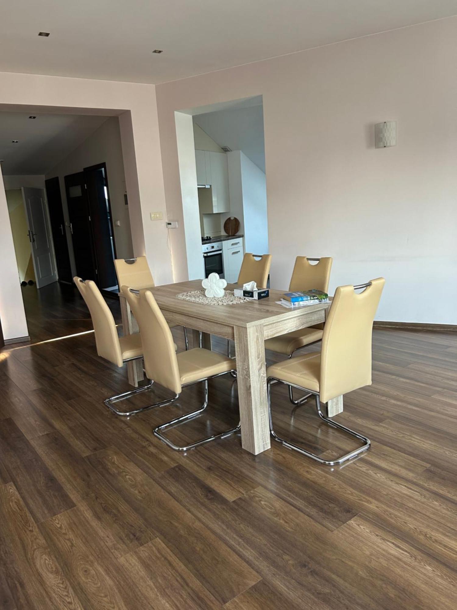 Apartament Bobrzanska - 4 Bedrooms Sypialnie Świdnica Exterior foto